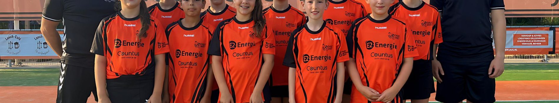 Oranje Zwart Team D1